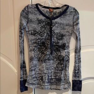 Brand new Women's Blue Floral Long Sleeve Top
